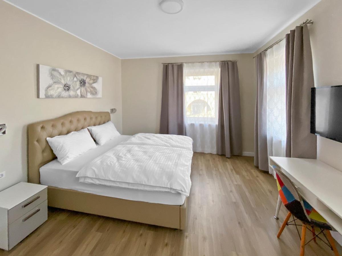 Toscanina Garni Hotel Dobrovo Kültér fotó