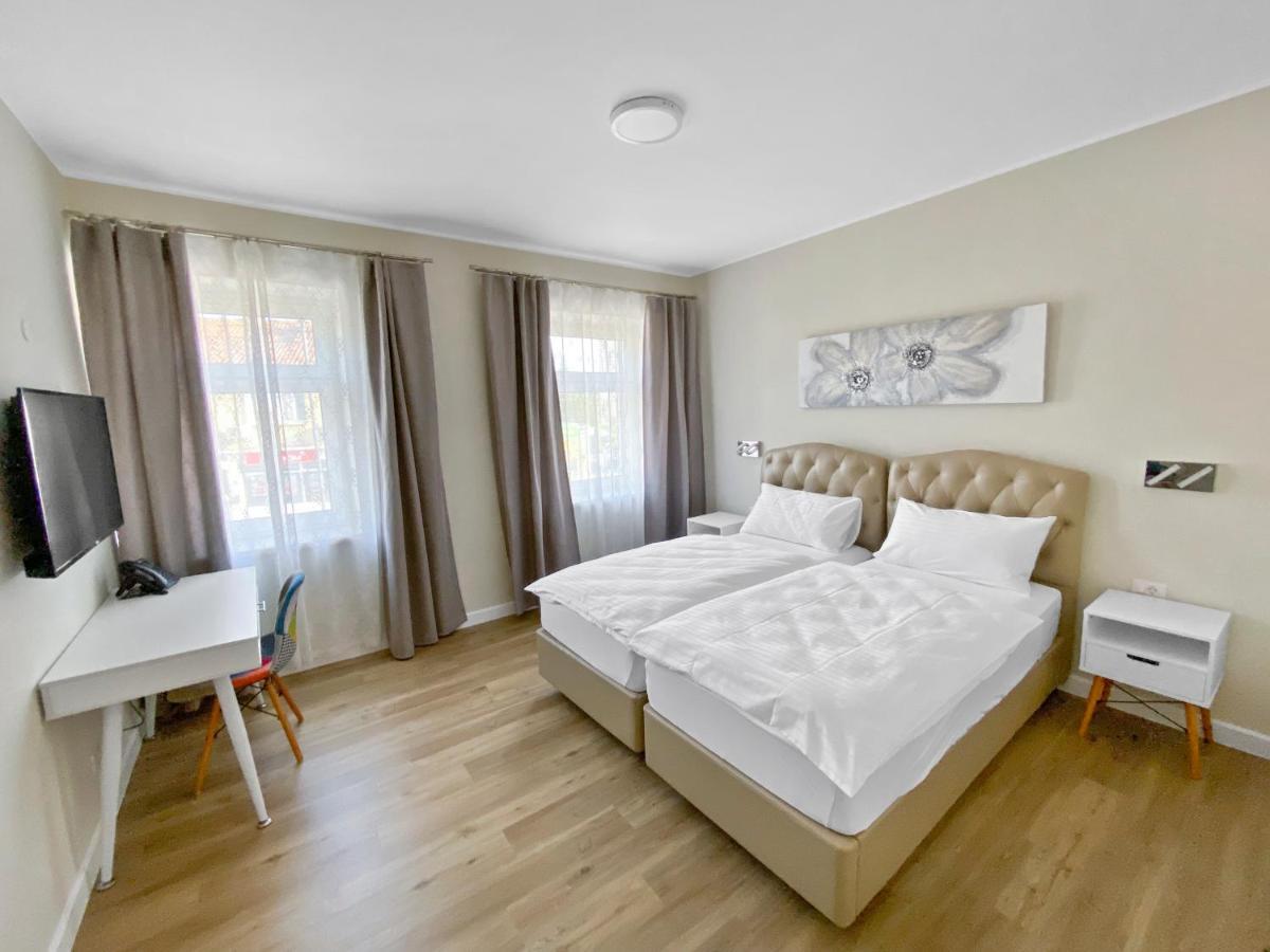 Toscanina Garni Hotel Dobrovo Kültér fotó